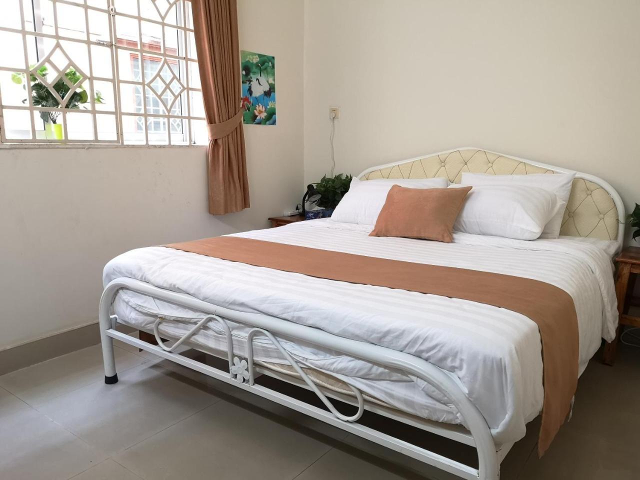 Bed & Breakfast Dutch Hosted B&b, Abc Phnom Penh